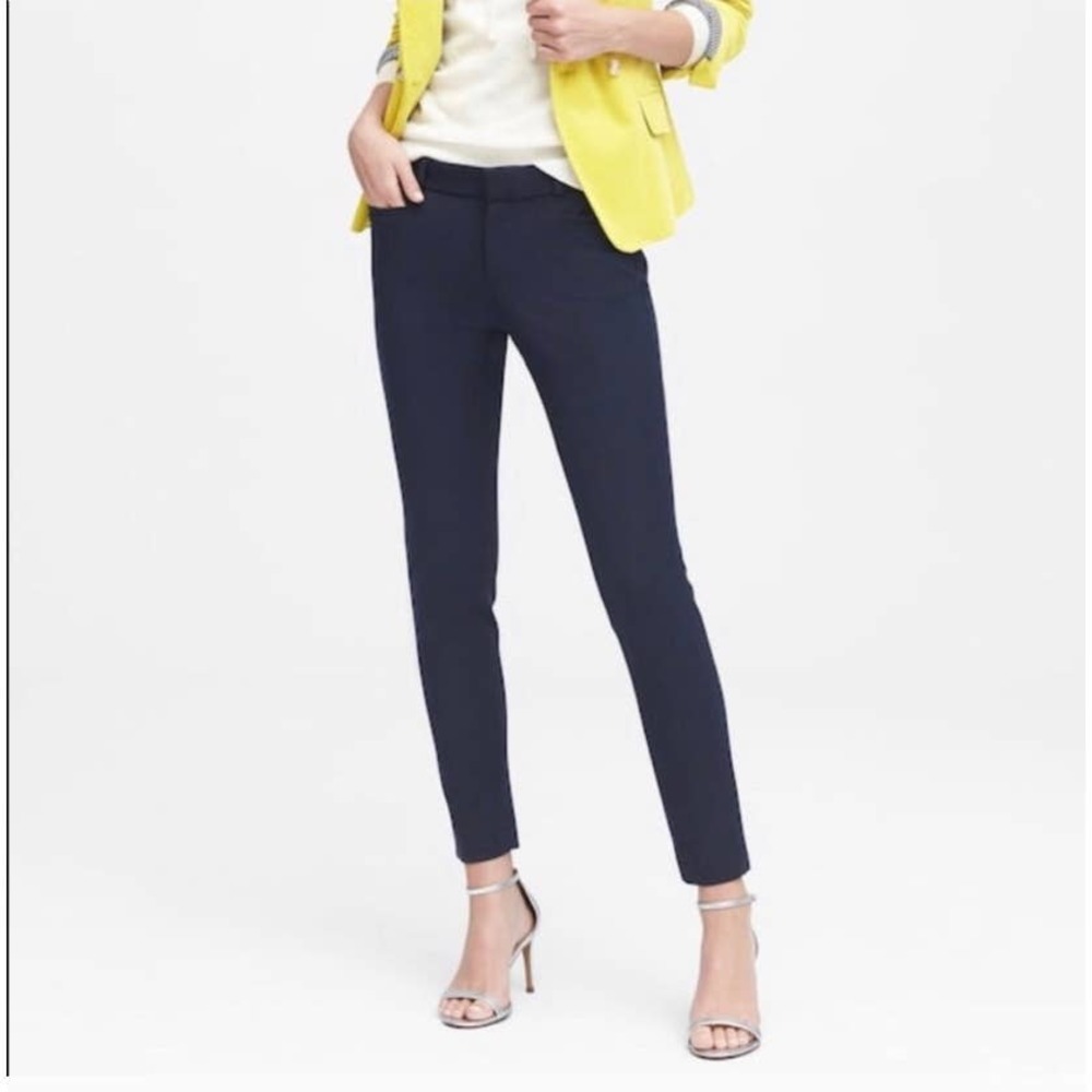 BANANA REPUBLIC Sloan Navy Crop Pants Size 2 Short